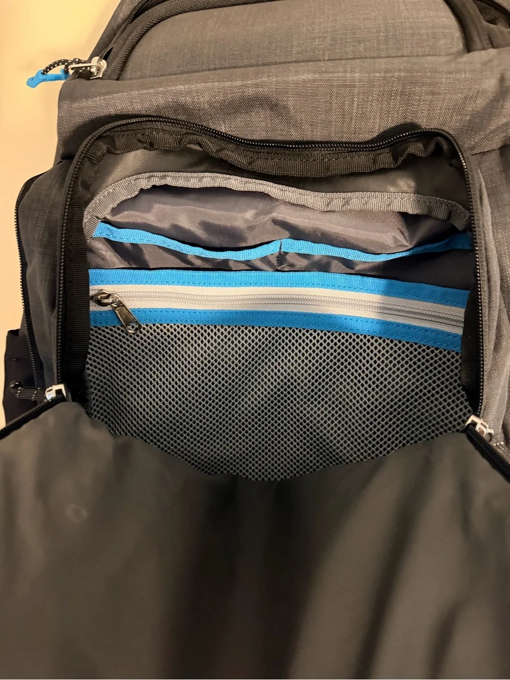 Thule Strävan 15" Tech Laptop Backpack - Dark Shadow Gray/Black - Picture 8 of 12